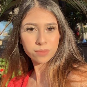 Meet your Posher, Elena